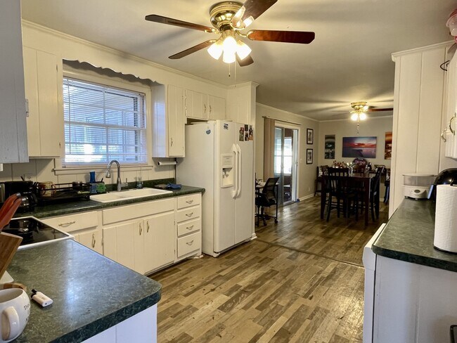 Photo - 101 Loretta Dr House