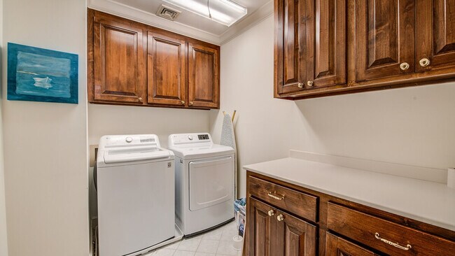 Building Photo - 111 Dune Oaks Dr