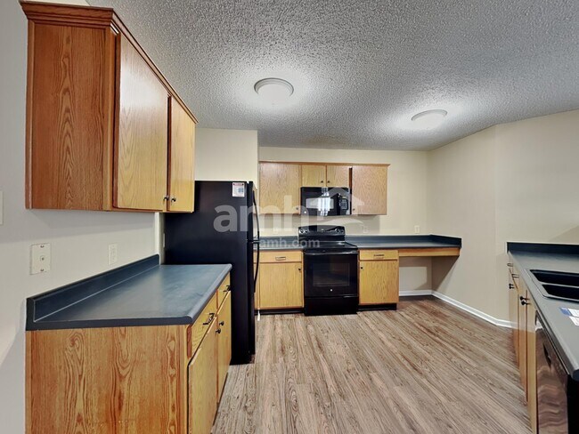 Foto del edificio - 6904 Eagle Crossing Blvd