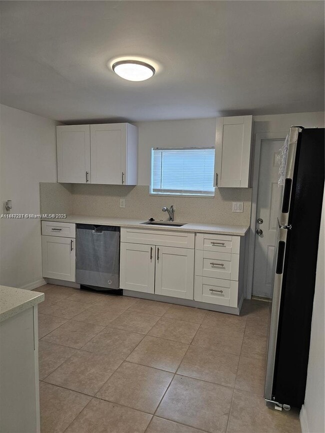 Foto del edificio - 224 NW 13th Ct