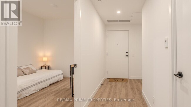 Photo du bâtiment - 1050 Eastern Ave