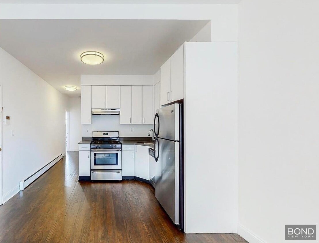 Primary Photo - 957 Second Avenue