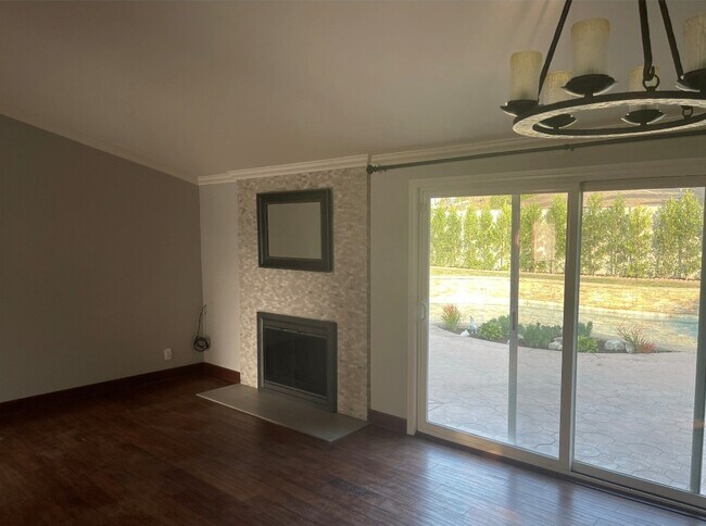 Foto del edificio - 11210 Paso Robles Ave