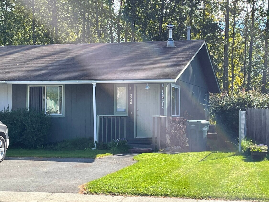 Primary Photo - 3240 Travis Ln