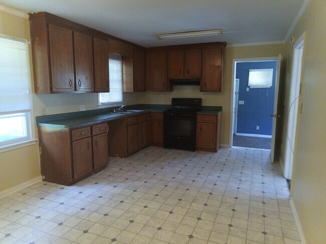 Building Photo - 2540 Alandale Dr