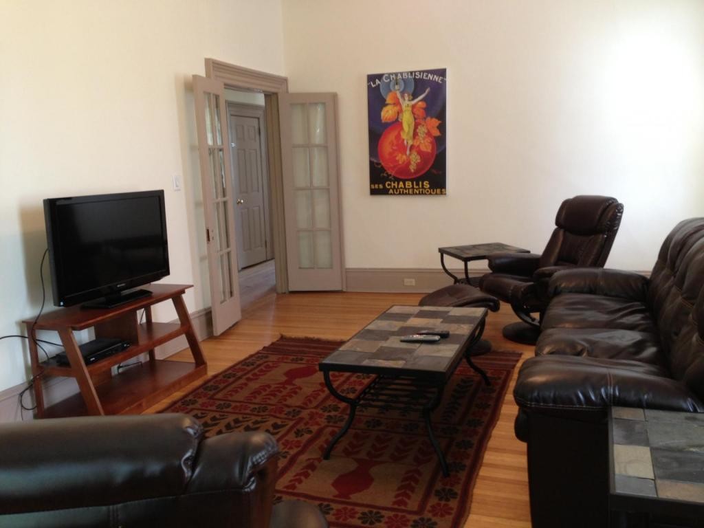 Primary Photo - 1065 W 4th St