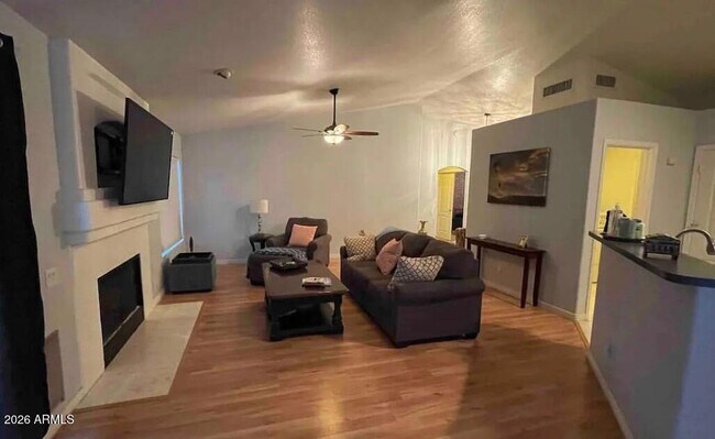 Foto del edificio - 6334 W Potter Dr