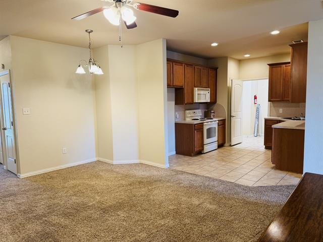 Foto del edificio - 1627 Summerhill Ct