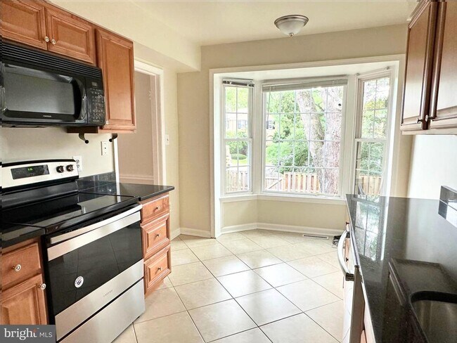 Foto del edificio - 208 Commons Dr NW