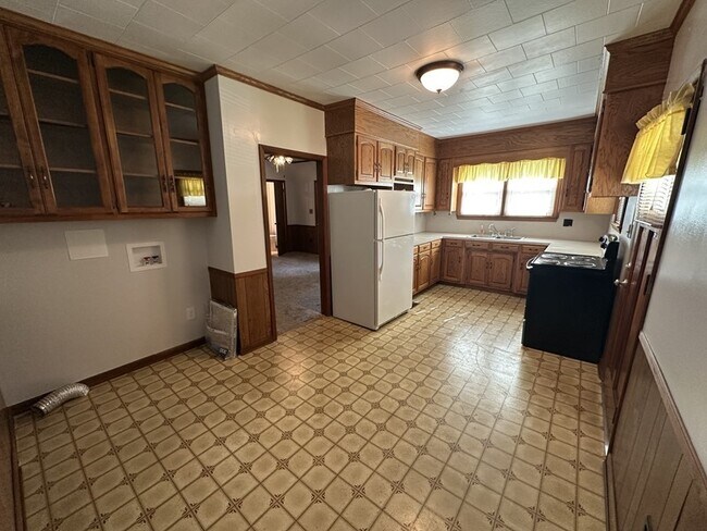 Foto del edificio - Great 3-BR, 1.5 BA House for Rent Near Lak...