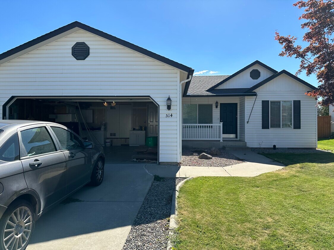 Foto principal - 514 Cambridge Ln
