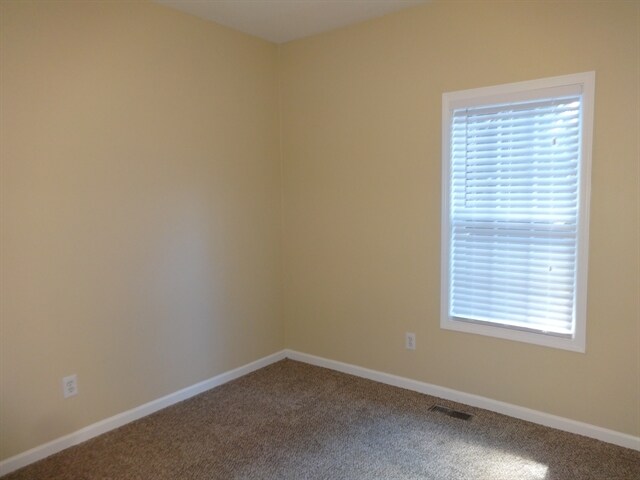 Building Photo - 5966 Tate Dr