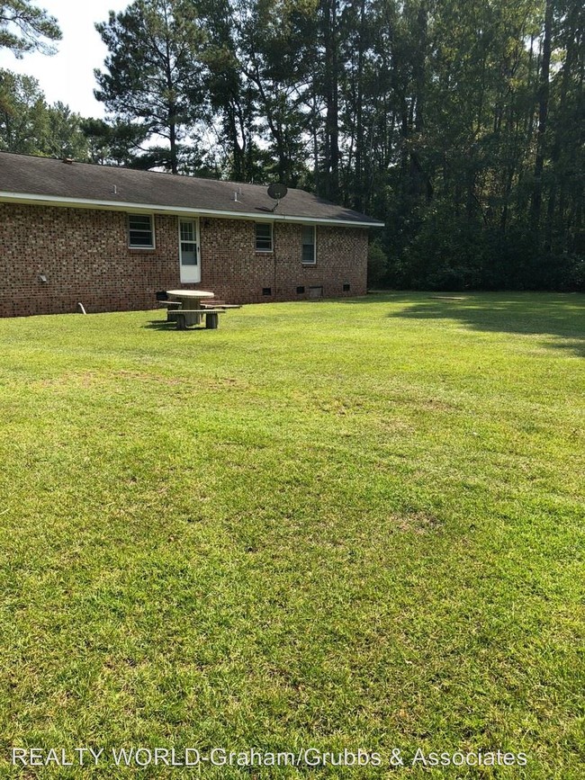 Building Photo - 3 br, 1 bath House - 21820 Henry Smith Road