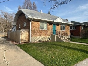 Building Photo - 382 N 200 W