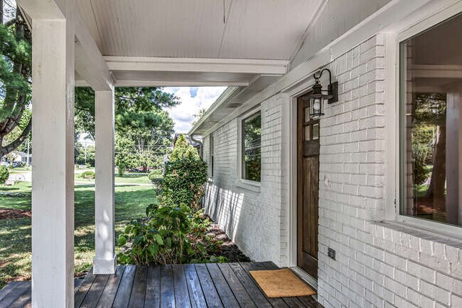 Building Photo - 106 Scruggs Ave