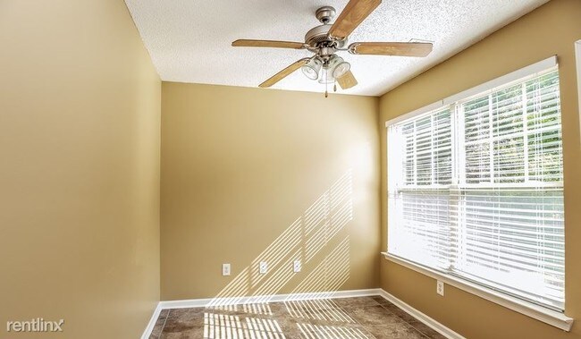Building Photo - 3 br, 2.5 bath House - 3076 Broadleaf Trail