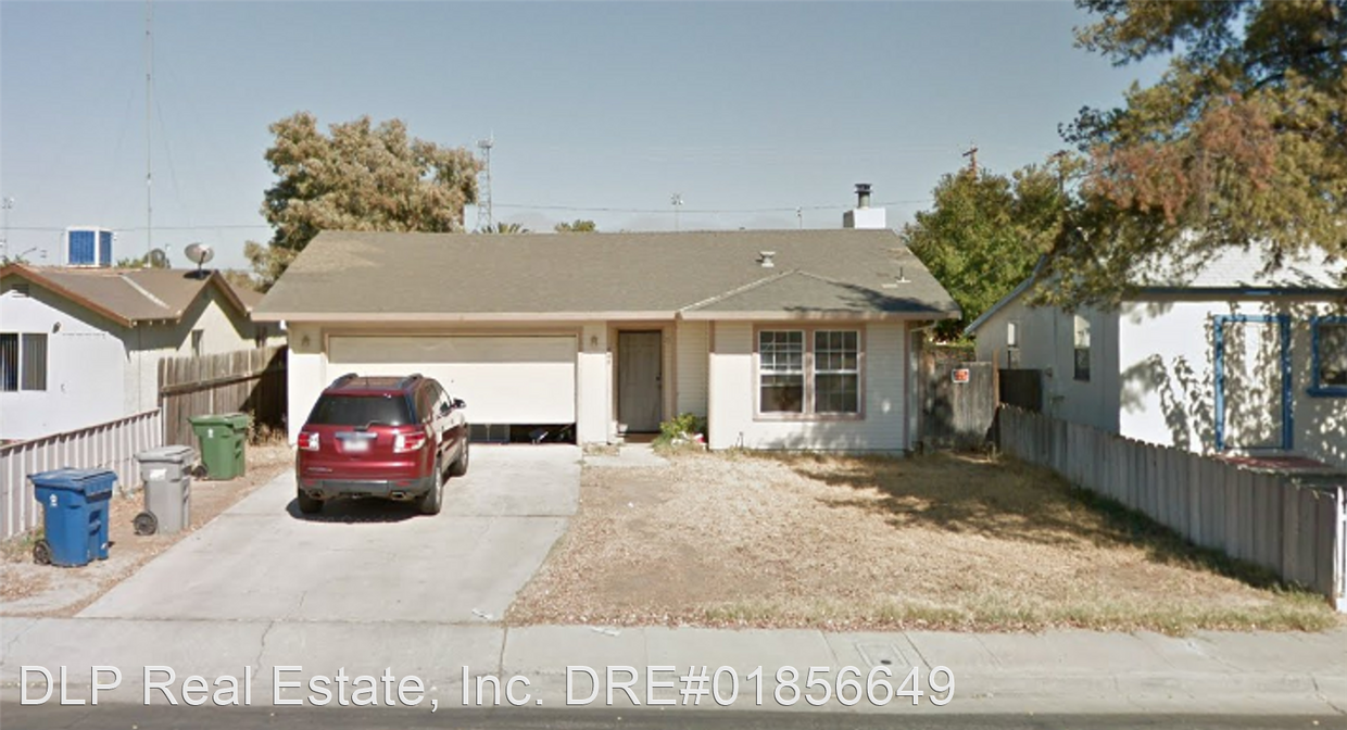 3 br, 1.5 bath House 646 F St House Rental in Los Banos, CA
