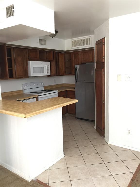 Foto del edificio - 9813 Walnut St