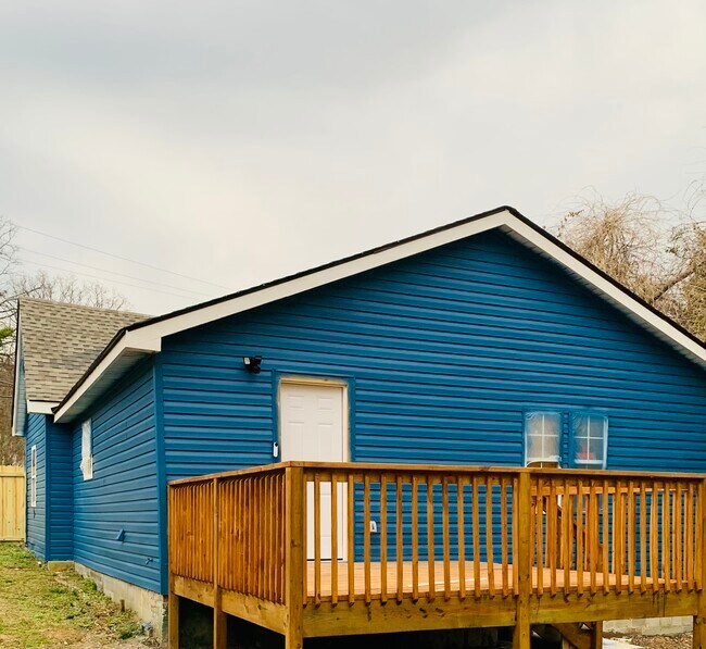 Foto del edificio - 8128 Rugby Ave