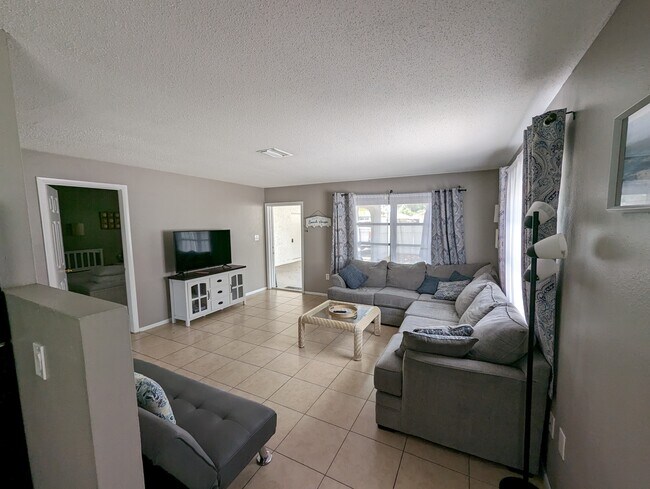 Foto del edificio - 8022 43rd Ave W