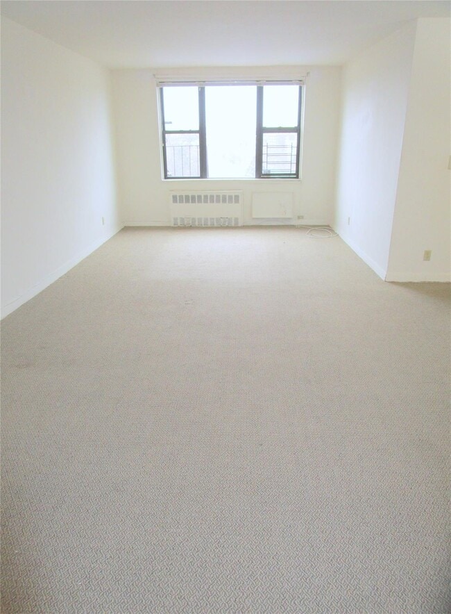 Building Photo - 123 Valentine Ln