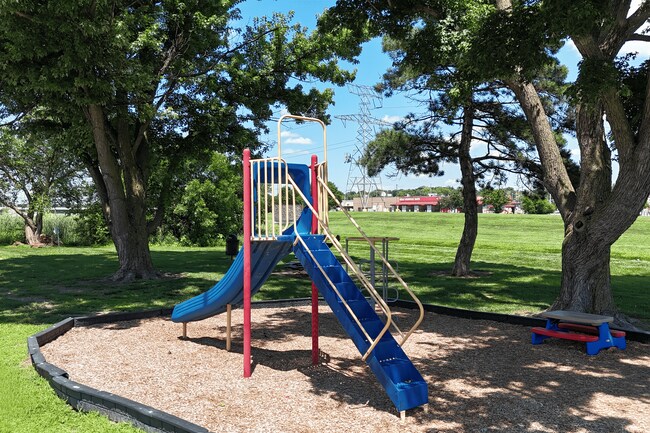 Parque infantil colorido - Centre Ridge