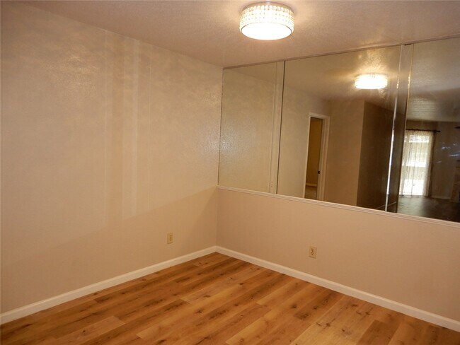 Foto del edificio - 9797 Leawood Blvd