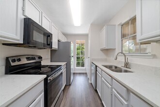Building Photo - 3770 Lovers Wood Ln