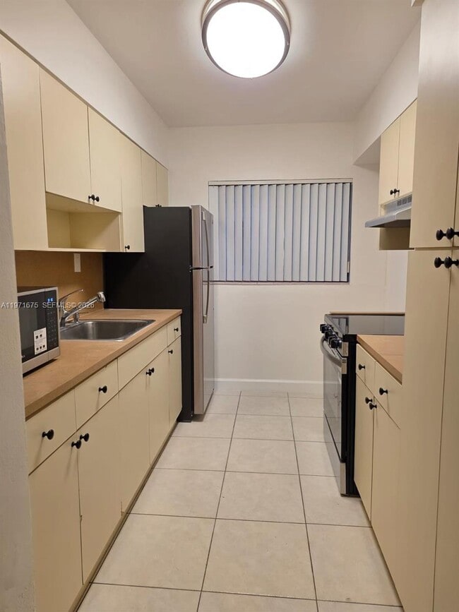 Foto del edificio - 9490 E Bay Harbor Dr