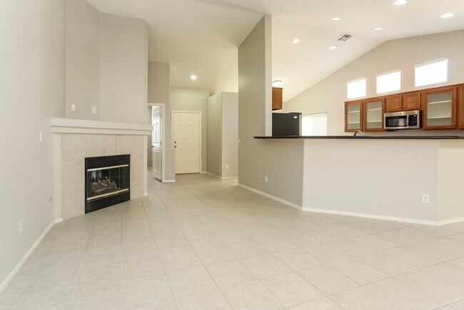 Building Photo - 2606 Tropical Sands Ave