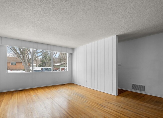 Photo du bâtiment - 92 Flamingo Crescent