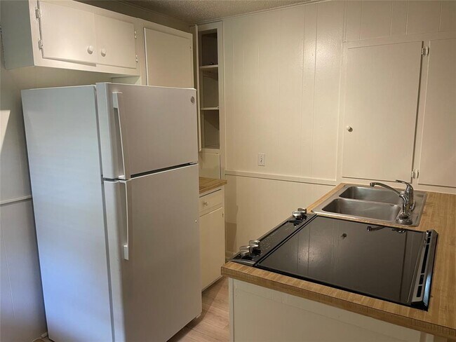 Foto del edificio - 2711 Hemphill Park