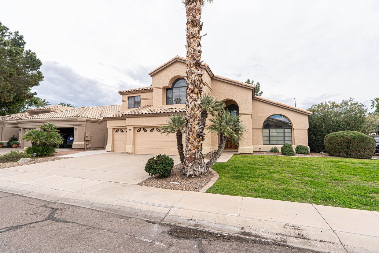 Sprawling Val Vista Lakes 4 Bed, 3 Bath H... - Sprawling  Val Vista Lakes 4 Bed, 3 Bath H...