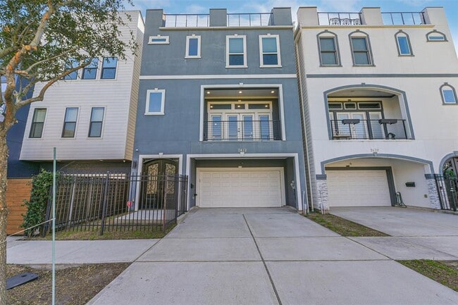 Photo - 2422 Hadley St Apartment