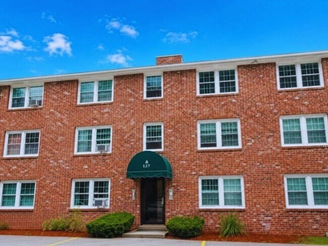 Foto del edificio - 180 Tyngsboro Rd