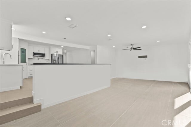 Building Photo - 10144 Gaviota Ave