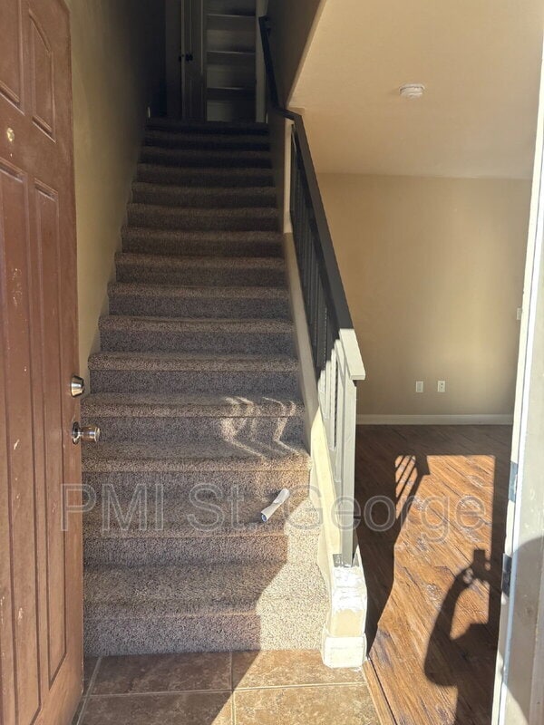 Building Photo - 340 1425 N St