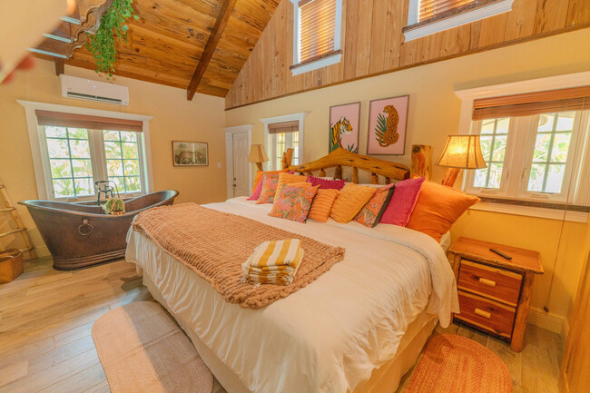 Foto del edificio - 7146 Congdon Rd