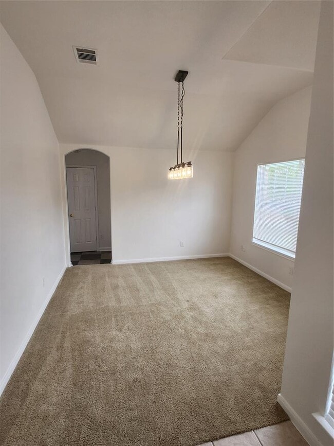 Building Photo - 202 N Pauley Dr