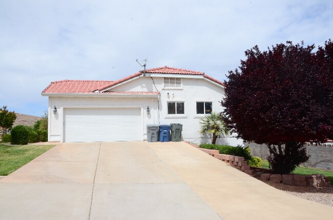 Foto del edificio - 1087 E Fort Pierce Dr