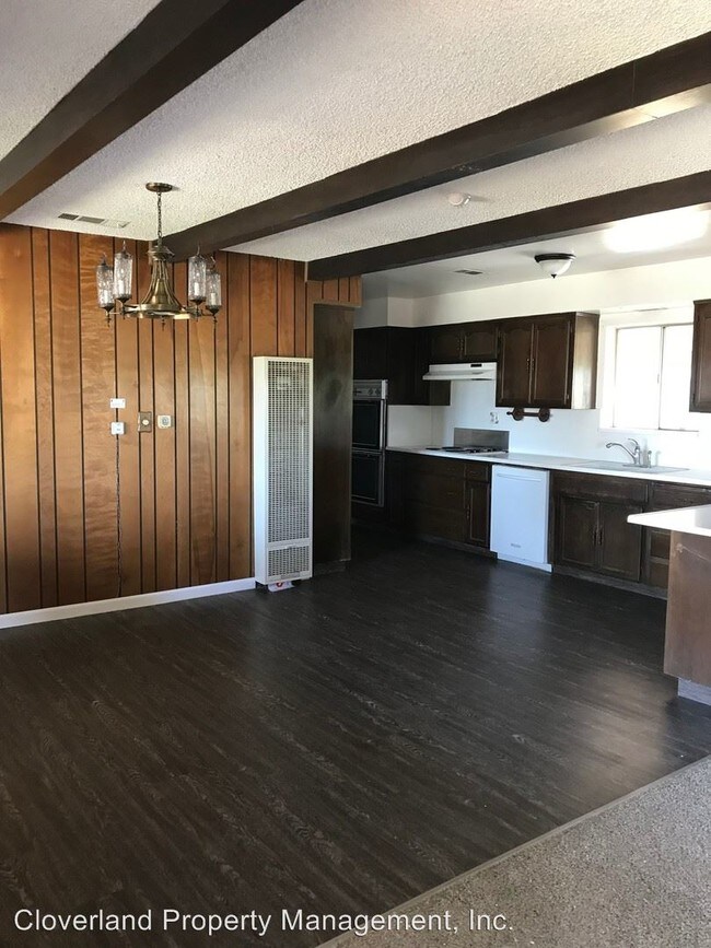 Foto del edificio - 3 br, 2 bath House - 900 East Rose Ave.