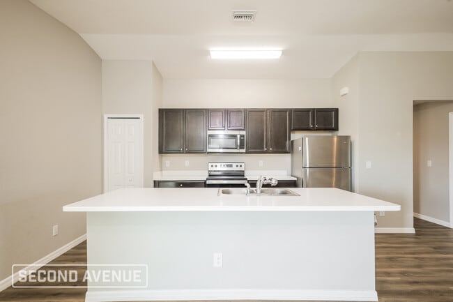 Building Photo - 930 NE 16th Terrace