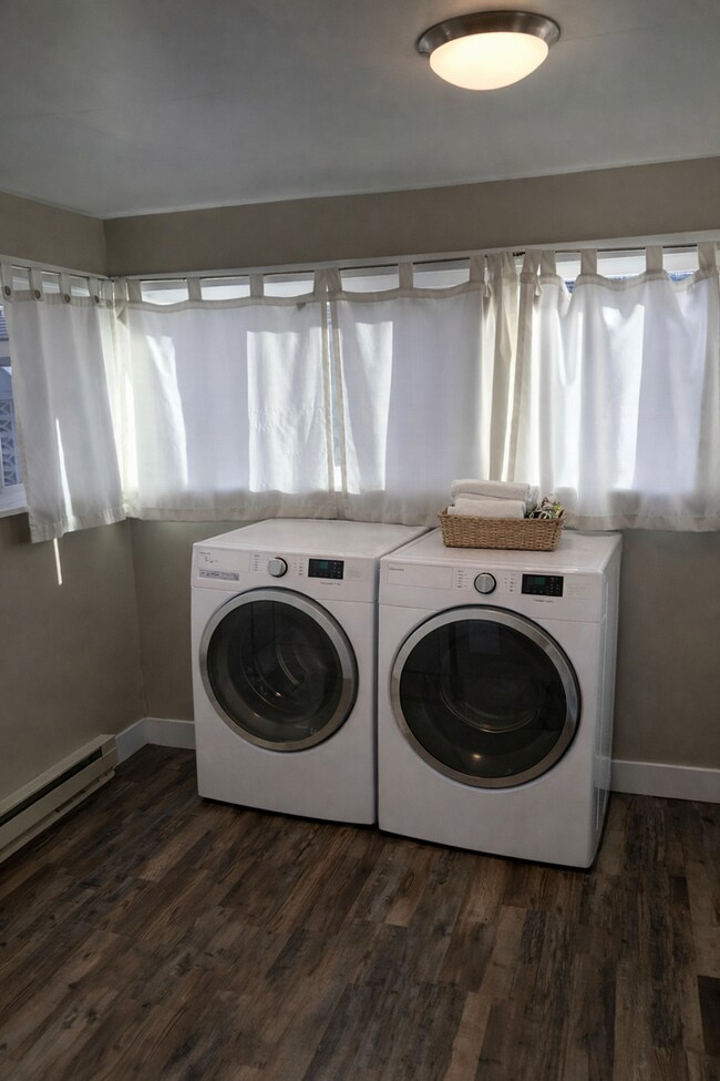 Foto del edificio - Gem Located In Central Selah; Spacious 2-Bedroom Retreat with Private Yard & Lots Of Storage!