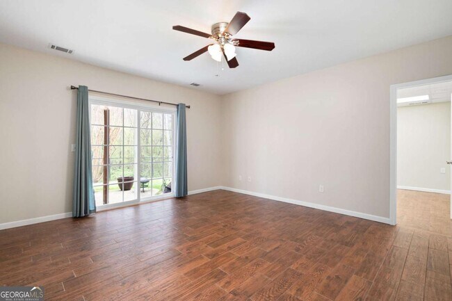 Building Photo - 1083 Soaring Way NE