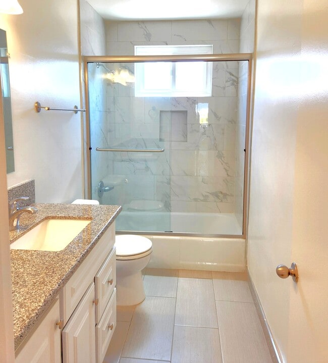 Building Photo - 1133 N Hacienda Pl