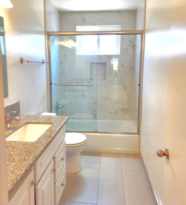 Foto del edificio - 1133 N Hacienda Pl
