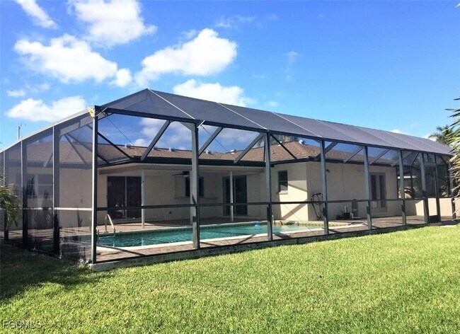 Building Photo - 3419 SE 18th Pl