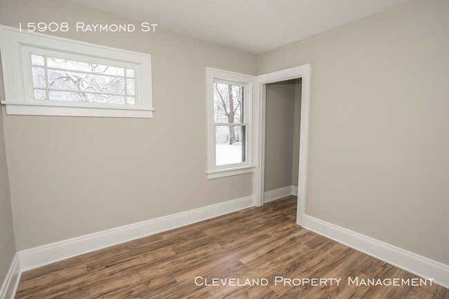 Foto del edificio - 4 bedroom in Maple Heights OH 44137
