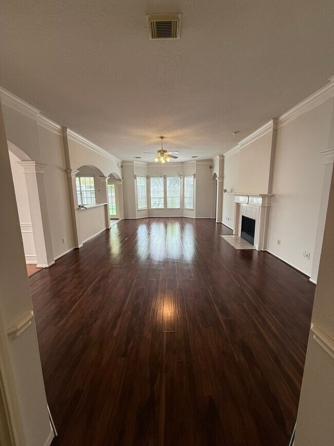 Foto del edificio - 2315 Glendavon Ln