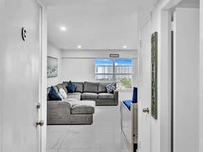 Building Photo - 5100 Dupont Blvd